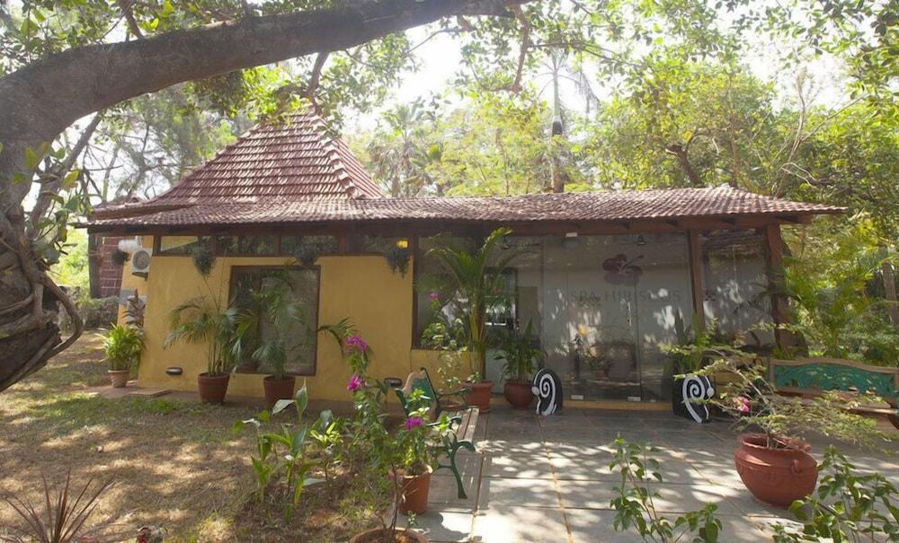 Varca Palms Beach Resort エクステリア 写真