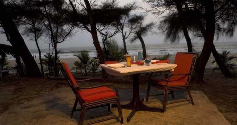 Varca Palms Beach Resort エクステリア 写真